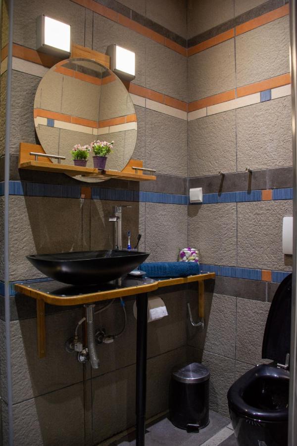 Handcrafted Unique Flat, 200M From The Acropolis 雅典 外观 照片
